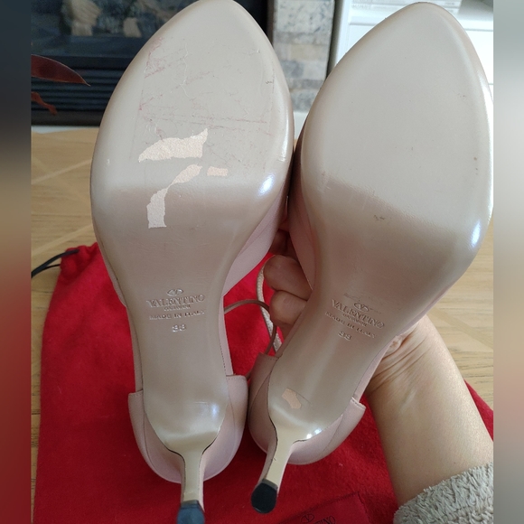 Authentic Valentino Garavani Leather High Heels - Picture 8 of 8